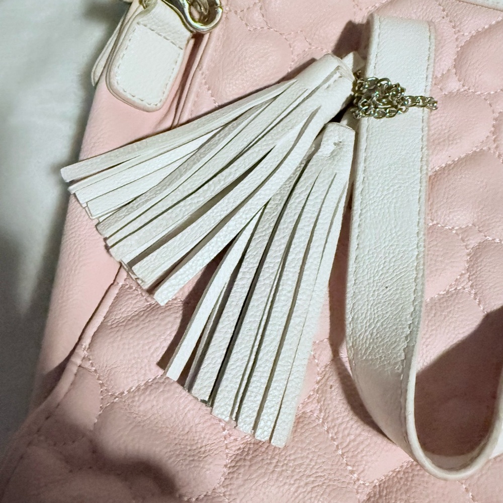 🌸BETSEY JOHNSON PURSE WITH SHOULDER STRAPS & ATTACHABLE CROSSBODY STRAP - Picture 4 of 13